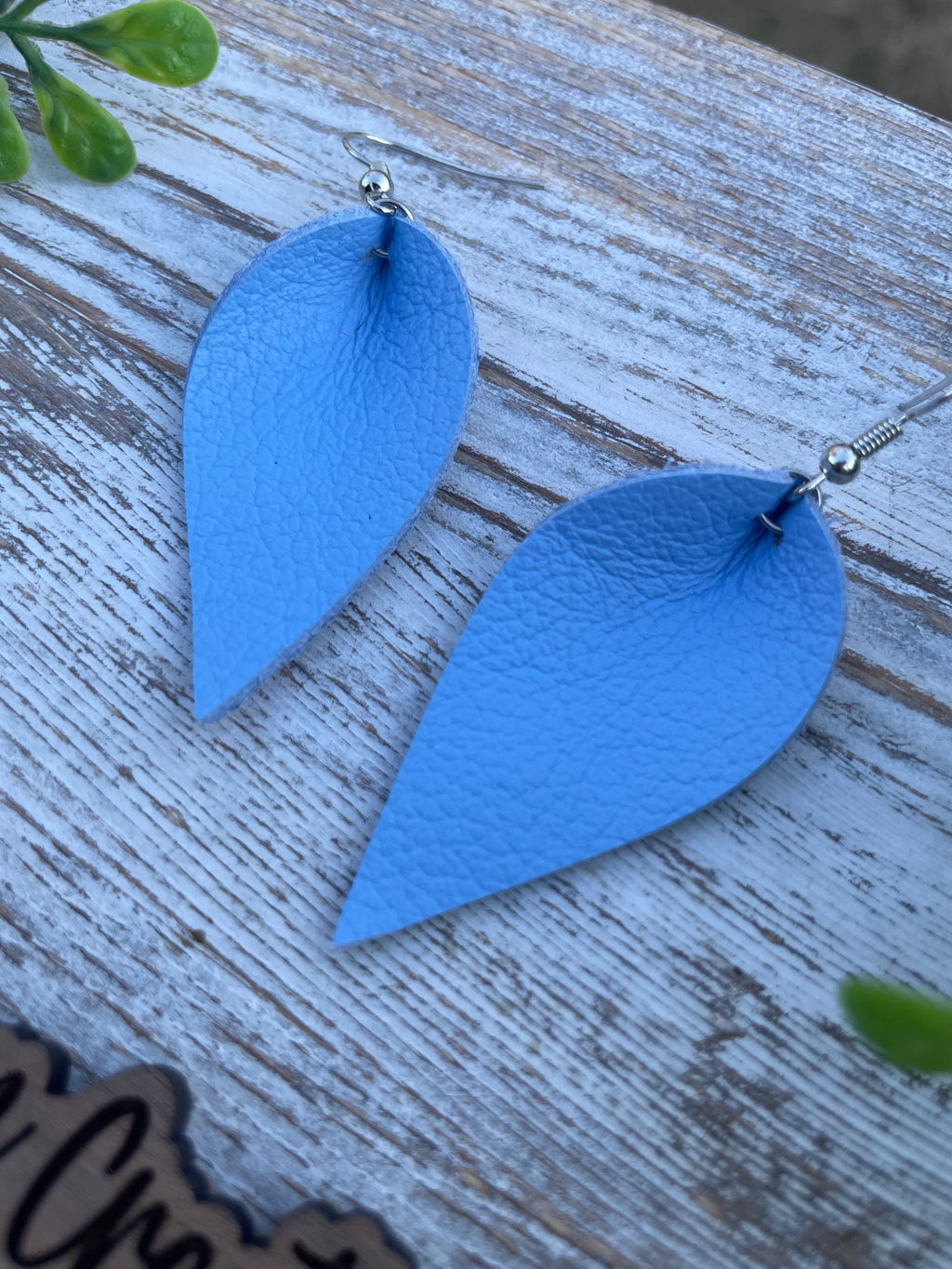 Periwinkle Pinched Teardrops