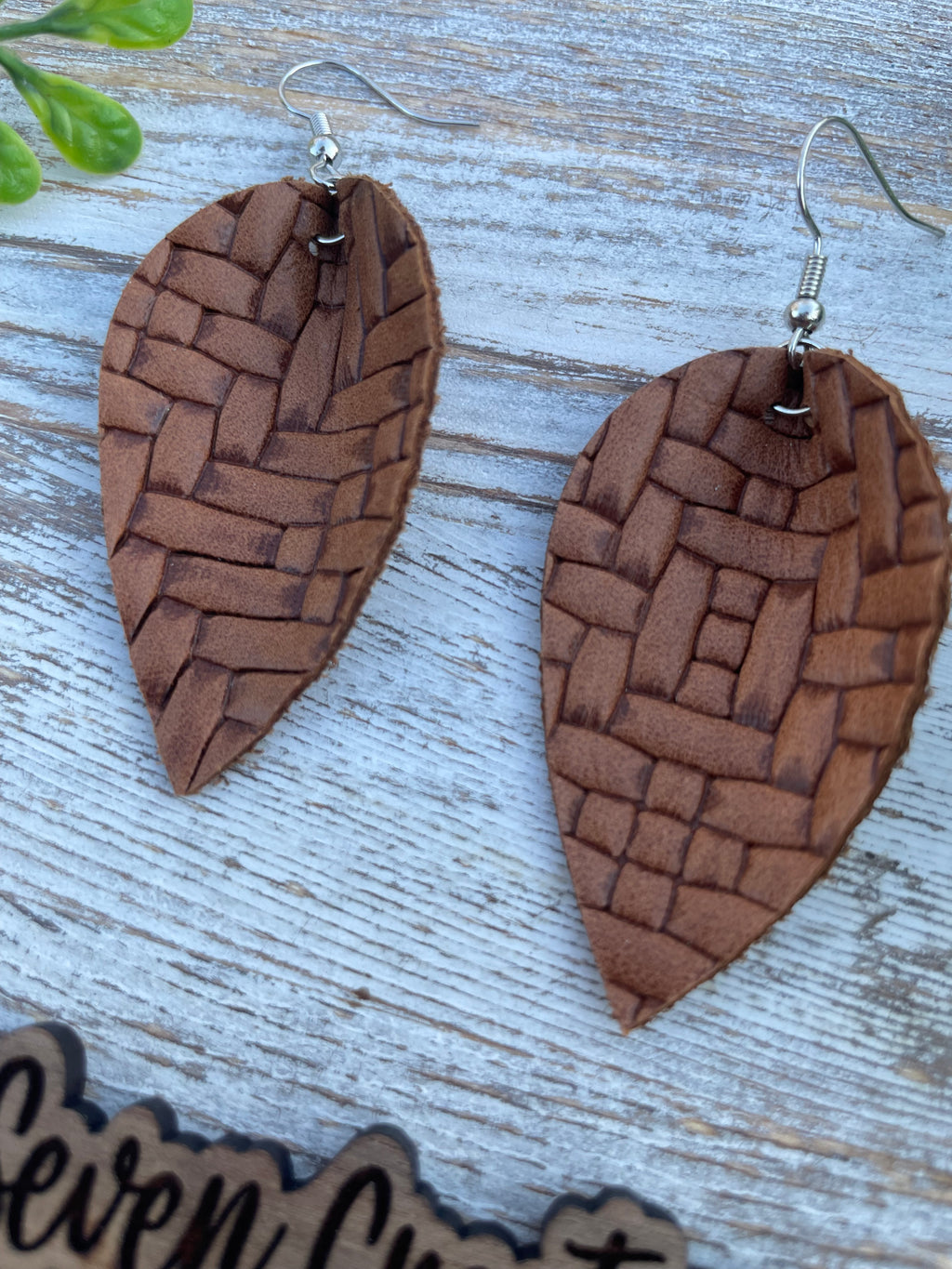 Tan Woven Pinched Teardrops